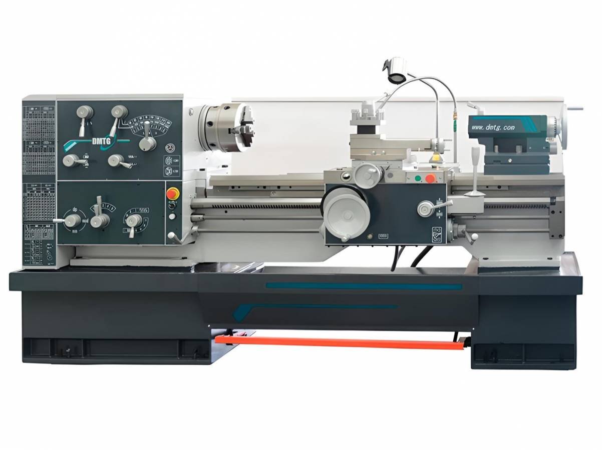 Токарный станок по металлу DMTG CDS6266B/3000 с УЦИ (аналог станка ДИП-300)